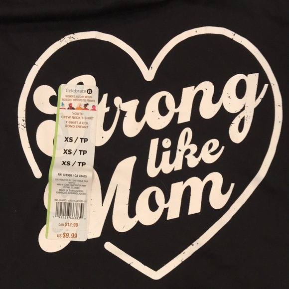 Celebrate it Youth T-shirt “Strong like Mom” - Picture 4 of 5
